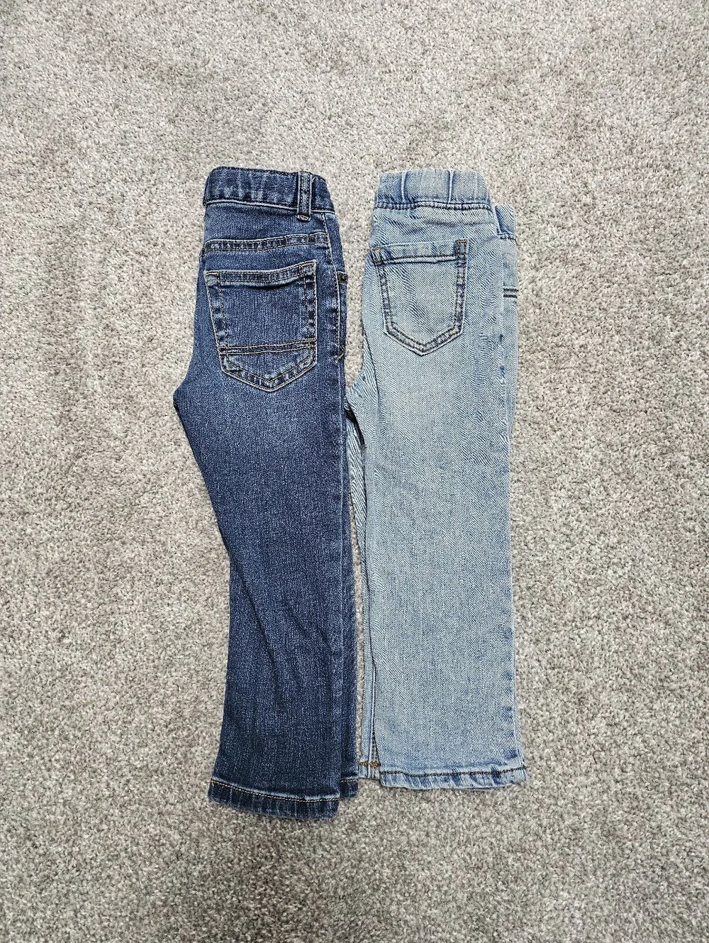 Cat & Jack Two-Pack Kids' Denim Jeans in Dark Blue and Light Blue Size 2T - 3T